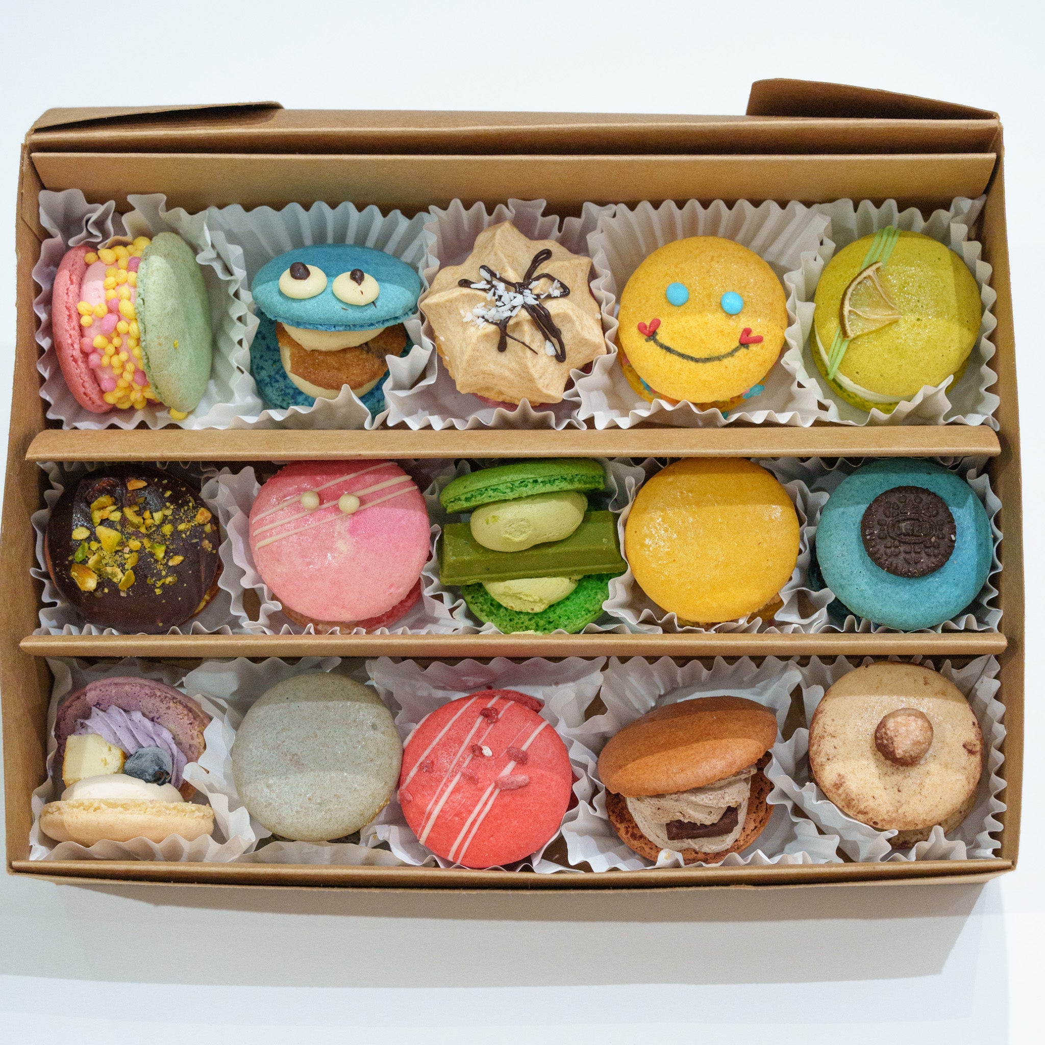 Custom 15 Macaron Box